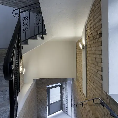 9010 Apartment *